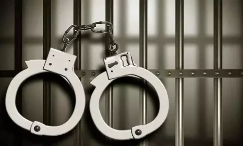 TG: मंत्री सीथक्का के खिलाफ अपमानजनक टिप्पणी करने पर 2 लोग गिरफ्तार TG: मंत्री सीथक्का के खिलाफ अपमानजनक टिप्पणी करने पर 2 लोग गिरफ्तार
