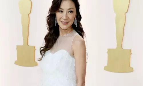 Michelle Yeoh ने बताया, कैसे उन्होंने रेड सी फिल्म फेस्ट में एशियाई महिलाओं की रूढ़ियों के खिलाफ लड़ाई लड़ी Michelle Yeoh ने बताया, कैसे उन्होंने रेड सी फिल्म फेस्ट में एशियाई महिलाओं की रूढ़ियों के खिलाफ लड़ाई लड़ी