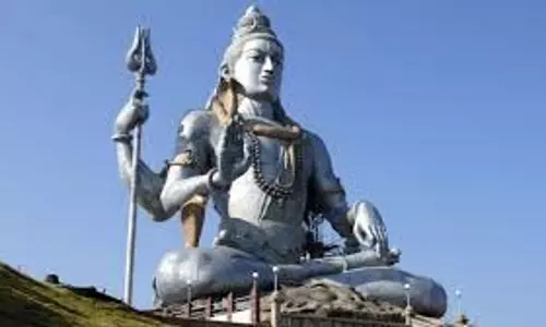 Margashirsha Pradosh Vrat 2024:   क्या कुंवारी लड़कियां रख सकती हैं प्रदोष व्रत, जानें सही नियम और महत्व