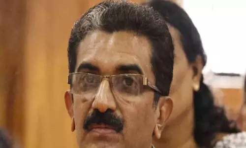 Kerala : सीबीआई ने नवीन बाबू की मौत की जांच करने की इच्छा जताई Kerala : सीबीआई ने नवीन बाबू की मौत की जांच करने की इच्छा जताई