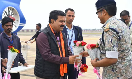 जगदलपुर पहुंचे गृहमंत्री विजय शर्मा, मां दंतेश्वरी एयरपोर्ट पर भव्य स्वागत जगदलपुर पहुंचे गृहमंत्री विजय शर्मा, मां दंतेश्वरी एयरपोर्ट पर भव्य स्वागत