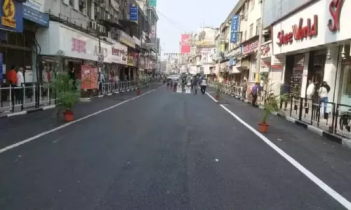 Pune: व्यस्त सड़क पर तीर्थयात्रियों की चहल-पहल रहेगी
