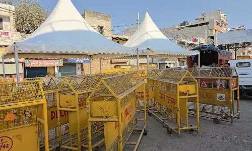 Haryana : दिल्ली पुलिस ने टिकरी में टेंट लगाया सिंघु पर पुलिस की कोई आवाजाही नहीं Haryana : दिल्ली पुलिस ने टिकरी में टेंट लगाया सिंघु पर पुलिस की कोई आवाजाही नहीं
