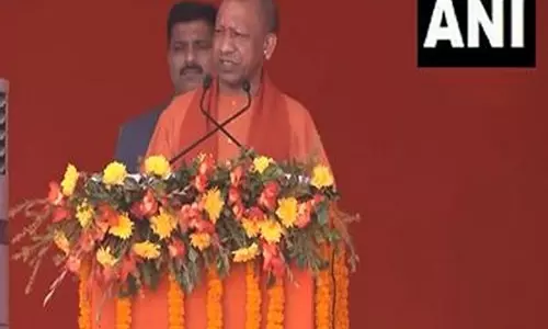 Varanasi: यूपी के सीएम योगी आदित्यनाथ शताब्दी महोत्सव में हुए शामिल Varanasi: यूपी के सीएम योगी आदित्यनाथ शताब्दी महोत्सव में हुए शामिल