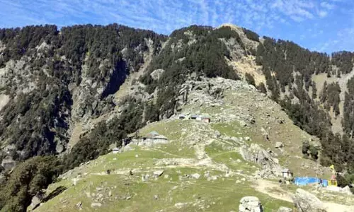 पर्यटन उद्योग ने Kangra पहाड़ियों में ट्रैकिंग पर प्रतिबंध का विरोध किया