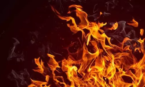 Jalandhar: दो दमकलकर्मी झुलसे आग में Jalandhar: दो दमकलकर्मी झुलसे आग में