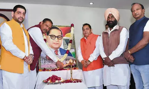 दलितों में एकता विकास की कुंजी: Sampla दलितों में एकता विकास की कुंजी: Sampla