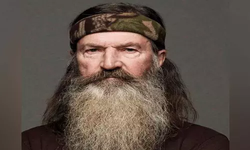 Duck Dynasty के फिल रॉबर्टसन को अल्जाइमर रोग का पता चला Duck Dynasty के फिल रॉबर्टसन को अल्जाइमर रोग का पता चला