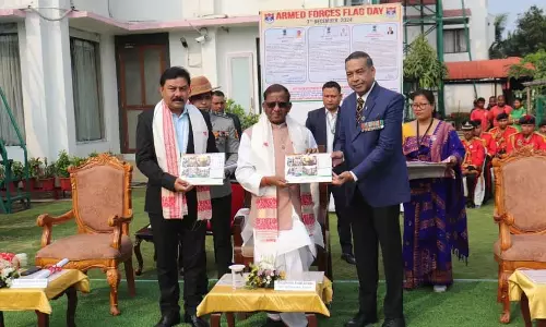 Assam : सुरक्षाकर्मियों के सम्मान में गुवाहाटी राजभवन में सशस्त्र सेना झंडा दिवस मनाया गया Assam : सुरक्षाकर्मियों के सम्मान में गुवाहाटी राजभवन में सशस्त्र सेना झंडा दिवस मनाया गया