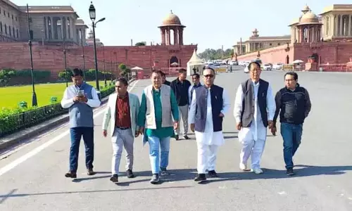 Manipur : इंडिया ब्लॉक ने प्रधानमंत्री से मणिपुर आने का आग्रह किया Manipur : इंडिया ब्लॉक ने प्रधानमंत्री से मणिपुर आने का आग्रह किया