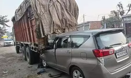 Punjab: एसयूवी ने पीछे से ट्रक को मारी टक्कर, पंजाब पुलिस के इंस्पेक्टर देविंदरपाल की मौत Punjab: एसयूवी ने पीछे से ट्रक को मारी टक्कर, पंजाब पुलिस के इंस्पेक्टर देविंदरपाल की मौत