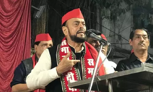 Abu Azmi ने विधायकी छोड़ने के संकेत दिए? विधायक पद की शपथ भी ली