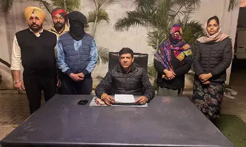 Ludhiana: 50 ग्राम हेरोइन के साथ महिला समेत दो गिरफ्तार Ludhiana: 50 ग्राम हेरोइन के साथ महिला समेत दो गिरफ्तार