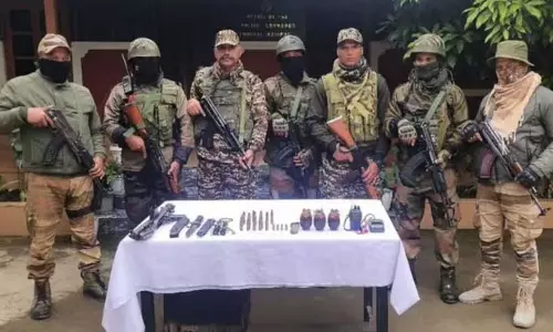 Manipur : थौबल में सुरक्षा बलों की गश्त तेज होने से हथियारों का जखीरा बरामद