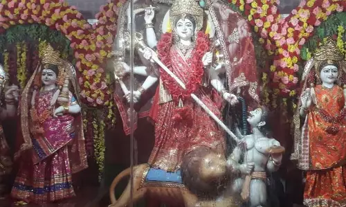 Assam : दुर्गा मंदिर के पास गाय का सिर मिलने से धुबरी में विरोध प्रदर्शन