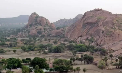 Madurai के अरितापट्टी में कल फिल्म क्रू ने क्या किया.. लोग दंगा कर रहे