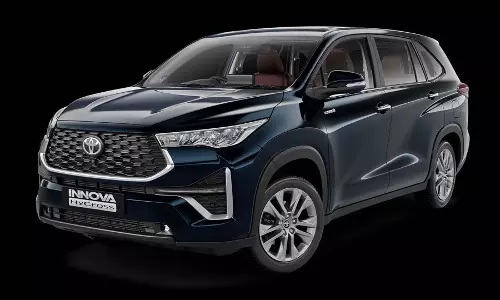 Toyota Innova हाइक्रॉस हुई महंगी: नई कीमतें सामने आईं