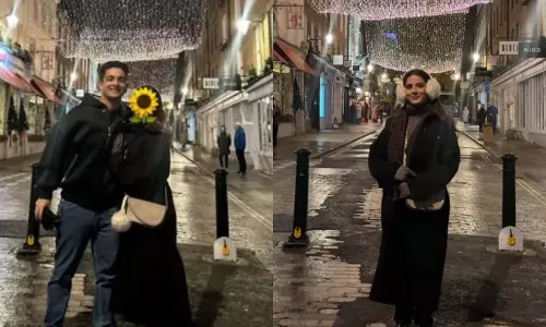 क्या एक्ट्रेस Nikki Sharma यूट्यूबर रणवीर अल्लाहबादिया को डेट कर रही हैं? क्या एक्ट्रेस Nikki Sharma यूट्यूबर रणवीर अल्लाहबादिया को डेट कर रही हैं?