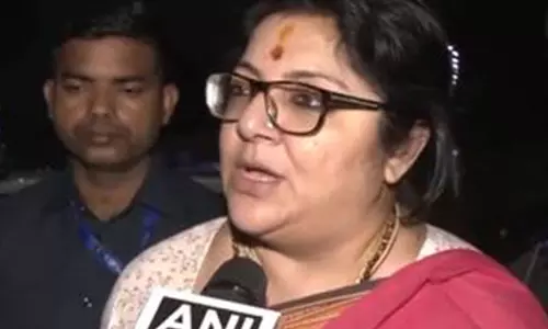 कांग्रेस का राजनीतिक अस्तित्व खत्म हो रहा, ममता विपक्ष का चेहरा बनना चाहती हैं: Locket Chatterjee