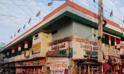 निराश कांग्रेसी नेता पूर्ववर्ती Khammam में प्रजा पालन समारोह से दूर रहे निराश कांग्रेसी नेता पूर्ववर्ती Khammam में प्रजा पालन समारोह से दूर रहे