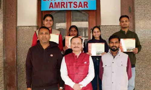 Amritsar: कौन बनेगा सर्वश्रेष्ठ एंकर प्रतियोगिता Amritsar: कौन बनेगा सर्वश्रेष्ठ एंकर प्रतियोगिता