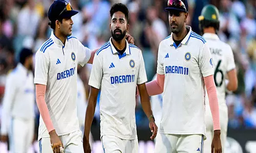 मोर्केल ने युवा तेज गेंदबाजी आक्रमण को Adelaide मैच से सीख लेने की सलाह दी मोर्केल ने युवा तेज गेंदबाजी आक्रमण को Adelaide मैच से सीख लेने की सलाह दी