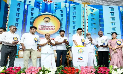 CM स्टालिन और उपमुख्यमंत्री ने CMDA की तीन परियोजनाओं का उद्घाटन किया CM स्टालिन और उपमुख्यमंत्री ने CMDA की तीन परियोजनाओं का उद्घाटन किया