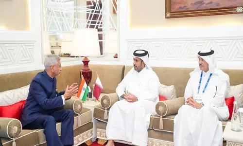 विदेश मंत्री ने Doha Forum के अवसर पर कतर के वाणिज्य एवं उद्योग मंत्री तथा राज्य मंत्री से मुलाकात की