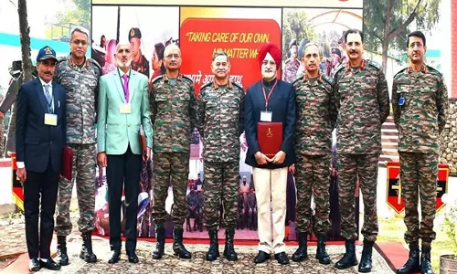 COAS जनरल उपेंद्र द्विवेदी ने उत्तरी कमान का दौरा किया, 3 दिग्गजों को अचीवर्स अवार्ड से किया सम्मानित COAS जनरल उपेंद्र द्विवेदी ने उत्तरी कमान का दौरा किया, 3 दिग्गजों को अचीवर्स अवार्ड से किया सम्मानित