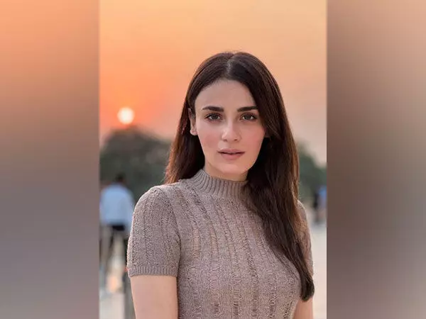 Radhika Madan ने ताजमहल की अपनी यात्रा से सुंदर तस्वीरें साझा कीं