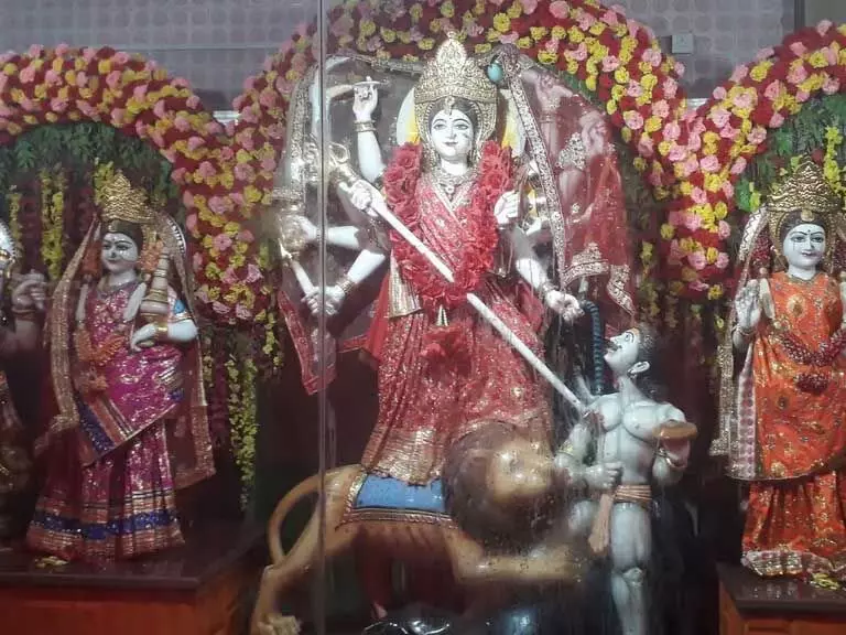 Assam : दुर्गा मंदिर के पास गाय का सिर मिलने से धुबरी में विरोध प्रदर्शन