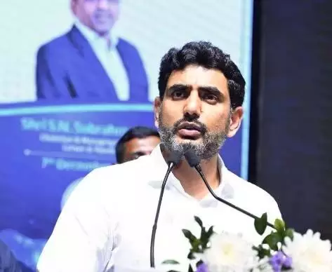 Nara Lokesh: पूर्व छात्रों का सहयोग और एआई केंद्र वैश्विक उत्कृष्टता को बढ़ावा देगा