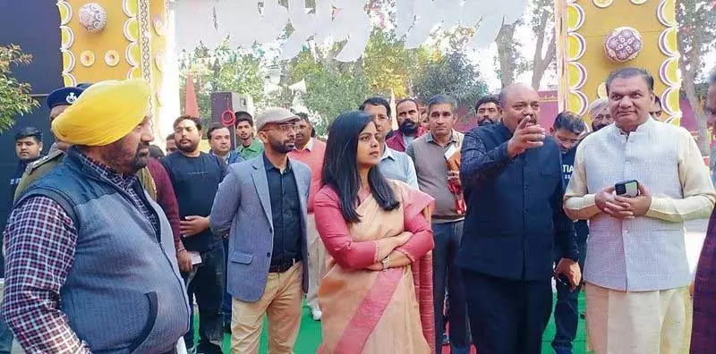 Haryana : उपराष्ट्रपति के दौरे से पहले अधिकारियों ने कुरुक्षेत्र में तैयारियों का जायजा लिया Haryana : उपराष्ट्रपति के दौरे से पहले अधिकारियों ने कुरुक्षेत्र में तैयारियों का जायजा लिया