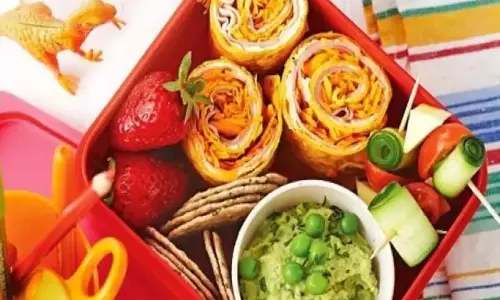 Achari Paneer Roll: बच्चों के स्कूल लंच बॉक्स में दें अचारी पनीर रोल Achari Paneer Roll: बच्चों के स्कूल लंच बॉक्स में दें अचारी पनीर रोल