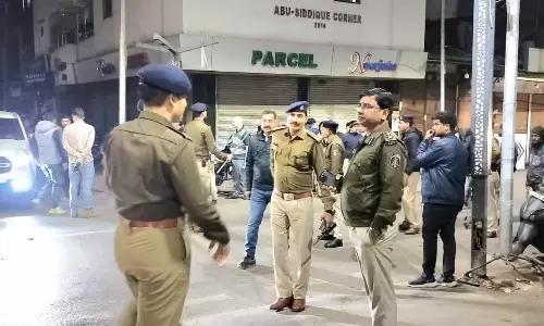 मौदहापारा, बैजनाथपारा और वीआईपी रोड में पुलिस ने की तगड़ी चेकिंग मौदहापारा, बैजनाथपारा और वीआईपी रोड में पुलिस ने की तगड़ी चेकिंग