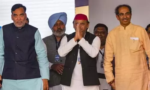 Samajwadi पार्टी ने बाबरी विध्वंस ट्वीट पर एमवीए छोड़ने की धमकी दी Samajwadi पार्टी ने बाबरी विध्वंस ट्वीट पर एमवीए छोड़ने की धमकी दी