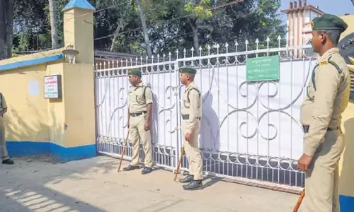 Karnat :यूनुस के प्रेस सचिव ने बातचीत में हसीना मुद्दे पर चुप्पी साधी Karnat :यूनुस के प्रेस सचिव ने बातचीत में हसीना मुद्दे पर चुप्पी साधी