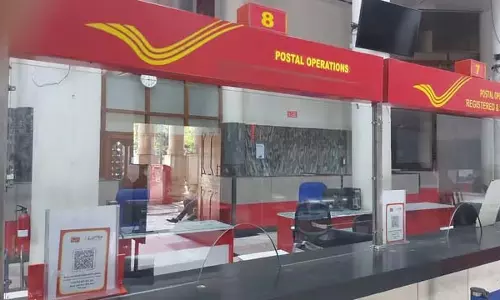Tamil Nadu :डेबिट कार्ड में देरी: कोयंबटूर में खाताधारक डाकघर से पैसे निकाल रहे Tamil Nadu :डेबिट कार्ड में देरी: कोयंबटूर में खाताधारक डाकघर से पैसे निकाल रहे