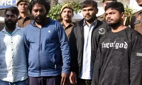 Ghaziabad में ‘अनुष्ठान’ के लिए चार लोगों का सिर कलम करने वाले गिरफ्तार Ghaziabad में ‘अनुष्ठान’ के लिए चार लोगों का सिर कलम करने वाले गिरफ्तार