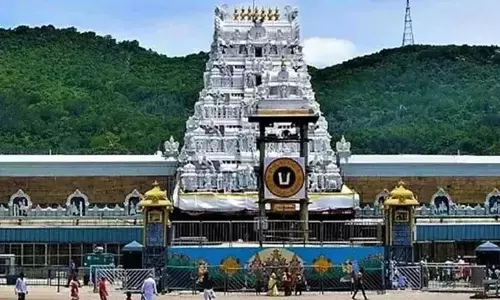 Tirumala: तिरुमाला में भक्तों की भीड़ आम बात Tirumala: तिरुमाला में भक्तों की भीड़ आम बात