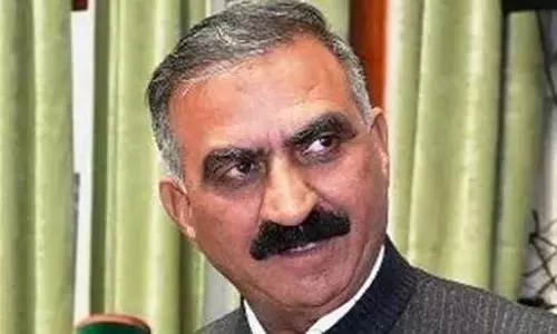 Himachal सरकार के दो साल पूरे होने पर कांग्रेस और भाजपा में घमासान