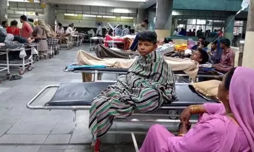 Punjab के मरीज़ों को जीएमसीएच-32 में आयुष्मान भुगतान बंद होने से परेशानी Punjab के मरीज़ों को जीएमसीएच-32 में आयुष्मान भुगतान बंद होने से परेशानी