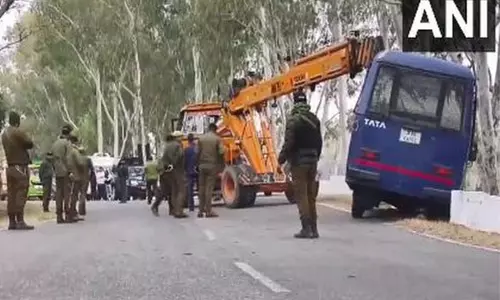 Udhampur में संदिग्ध भाई-भतीजावाद मामले में दो पुलिसकर्मी गोली लगने से घायल पाए गए