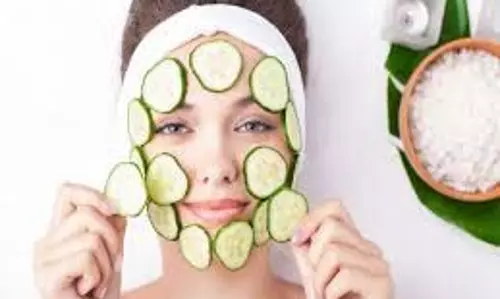 Beauty Tips: चेहरे पर लगाएं खीरे और चावल के पानी से बना ये फेस मास्क, त्वचा को मिलेंगे कई फायदे Beauty Tips: चेहरे पर लगाएं खीरे और चावल के पानी से बना ये फेस मास्क, त्वचा को मिलेंगे कई फायदे