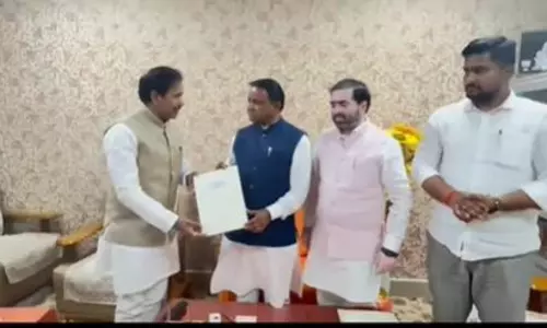 प्रयागराज महाकुंभ मेले के लिए CM मोहन माझी के पास आया निमंत्रण पत्र प्रयागराज महाकुंभ मेले के लिए CM मोहन माझी के पास आया निमंत्रण पत्र
