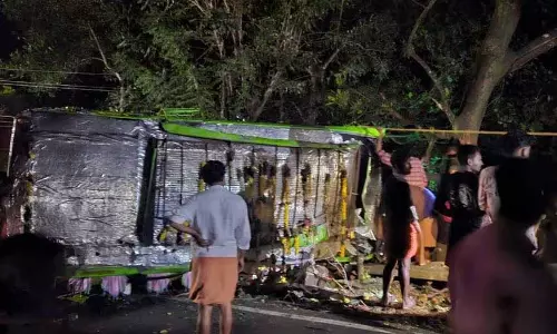 Tamil Nadu से सबरीमाला तीर्थयात्रियों को ले जा रही