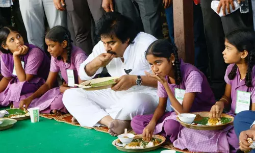 Pawan Kalyan ने भूमि अतिक्रमणकारियों पर गुंडा एक्ट के तहत मामला दर्ज करने की मांग की