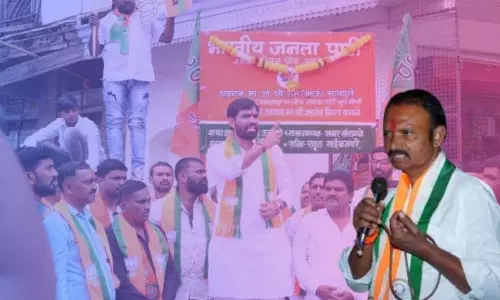 Karadwadi: राम सतपुते फडणवीस का ढोल बजता रहेगा Karadwadi: राम सतपुते फडणवीस का ढोल बजता रहेगा