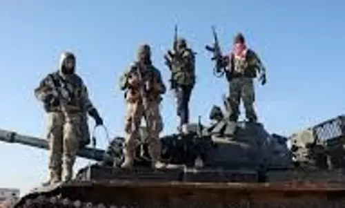 होम्स में विद्रोहियों के घुसने की खबर है, जबकि Syrian army ने आस-पास के इलाकों में फिर से तैनाती की