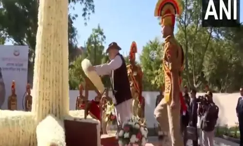 अमित शाह ने जोधपुर में BSF के 60वें स्थापना दिवस परेड में भाग लिया, पुष्पांजलि अर्पित की